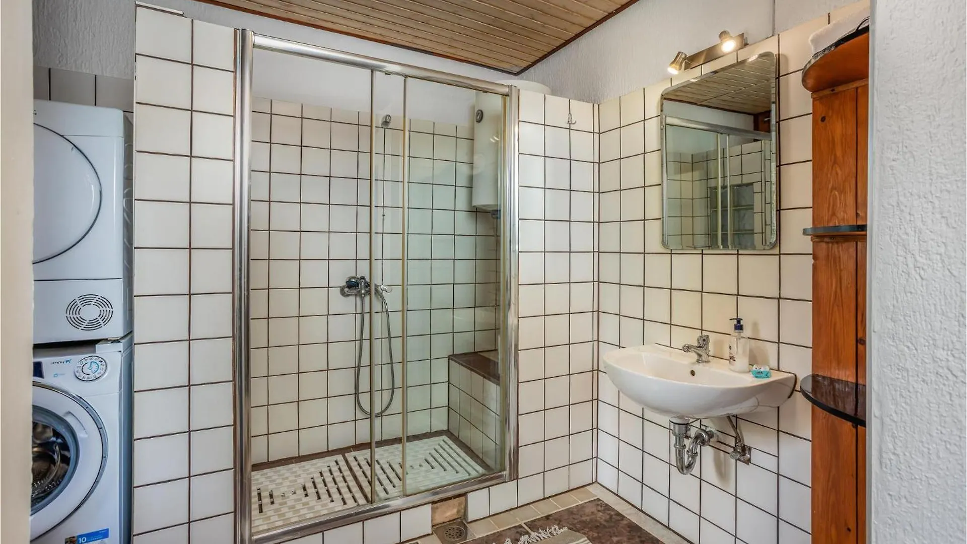 Lovely Home In Sunger With Wi-Fi Croatia
